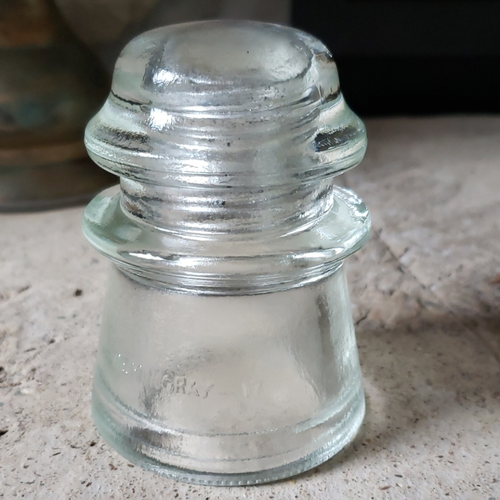 Hemingray 17 Glass Insulator W/Mount